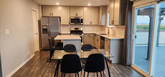 $400,400 | 6010 Winterhaven Drive, Joliet, IL 60431