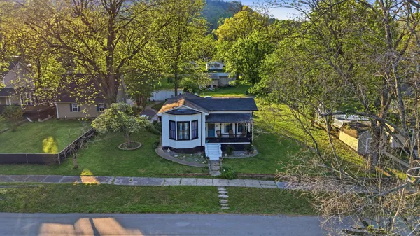 $305,000 | 306 Pine Avenue, South Pittsburg, TN 37380
