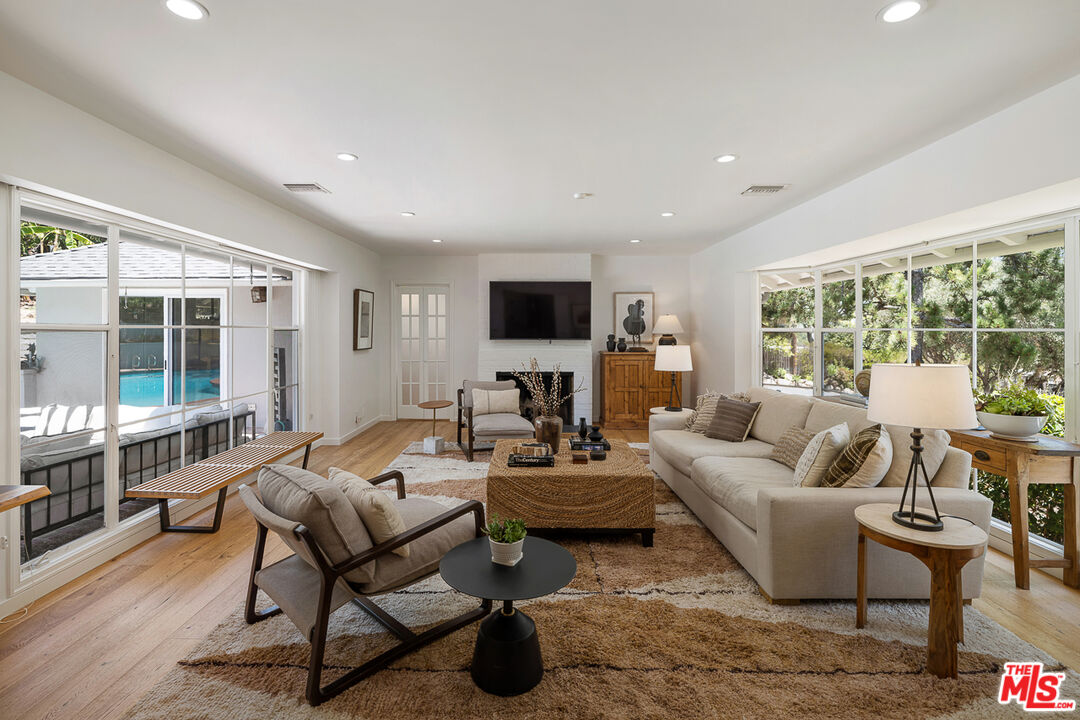 1955 Windover Road Pasadena, CA 91107 - Photo 13 of 62