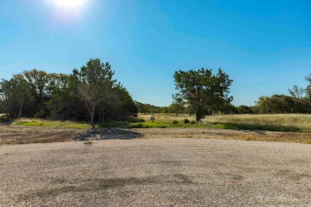 $325,000 | 199 Palisades Dr Camp, Kerrville, TX 78028