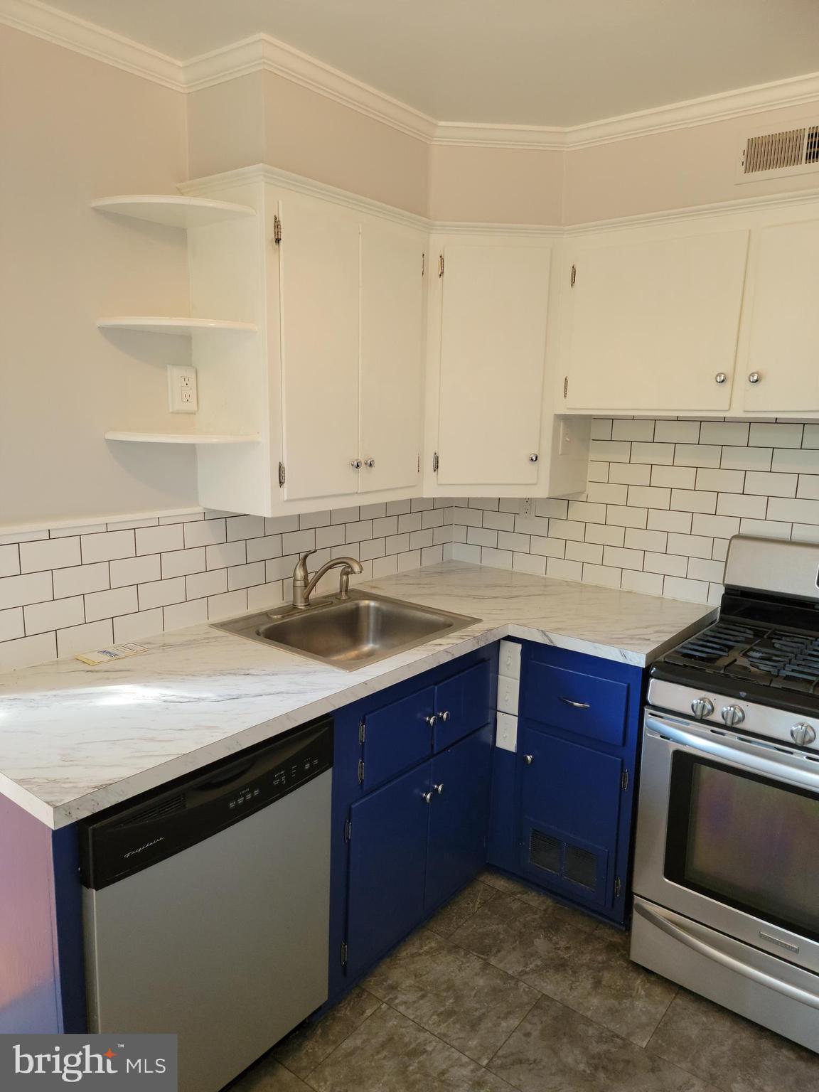 722 Kenmare Road Bala Cynwyd, PA 19004 - Photo 4 of 24