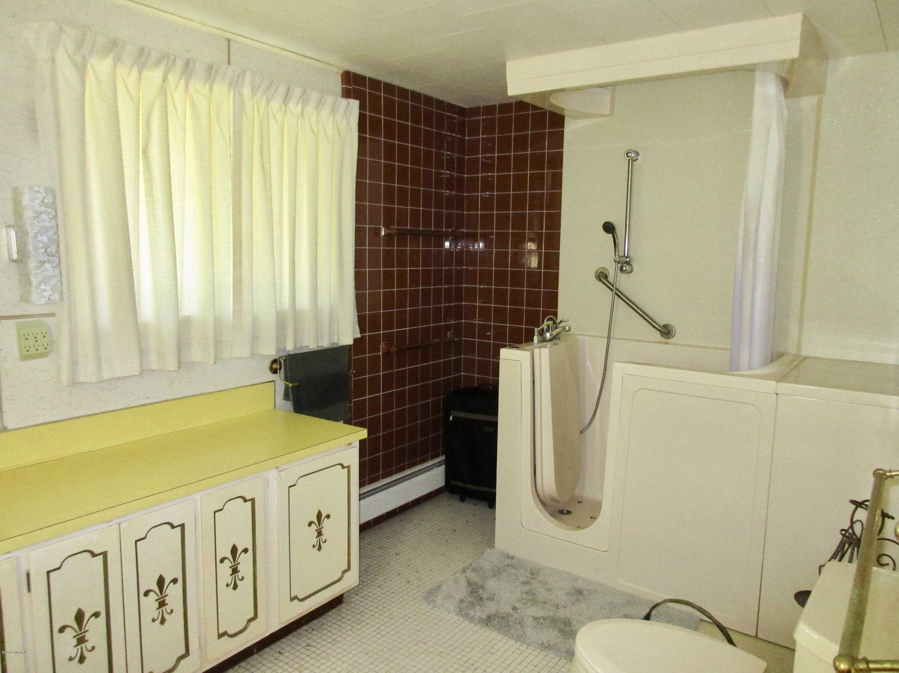 8757 South Berridge Road Greenville, MI 48838 - Photo 23 of 30 fullsizeoutput_1b25
