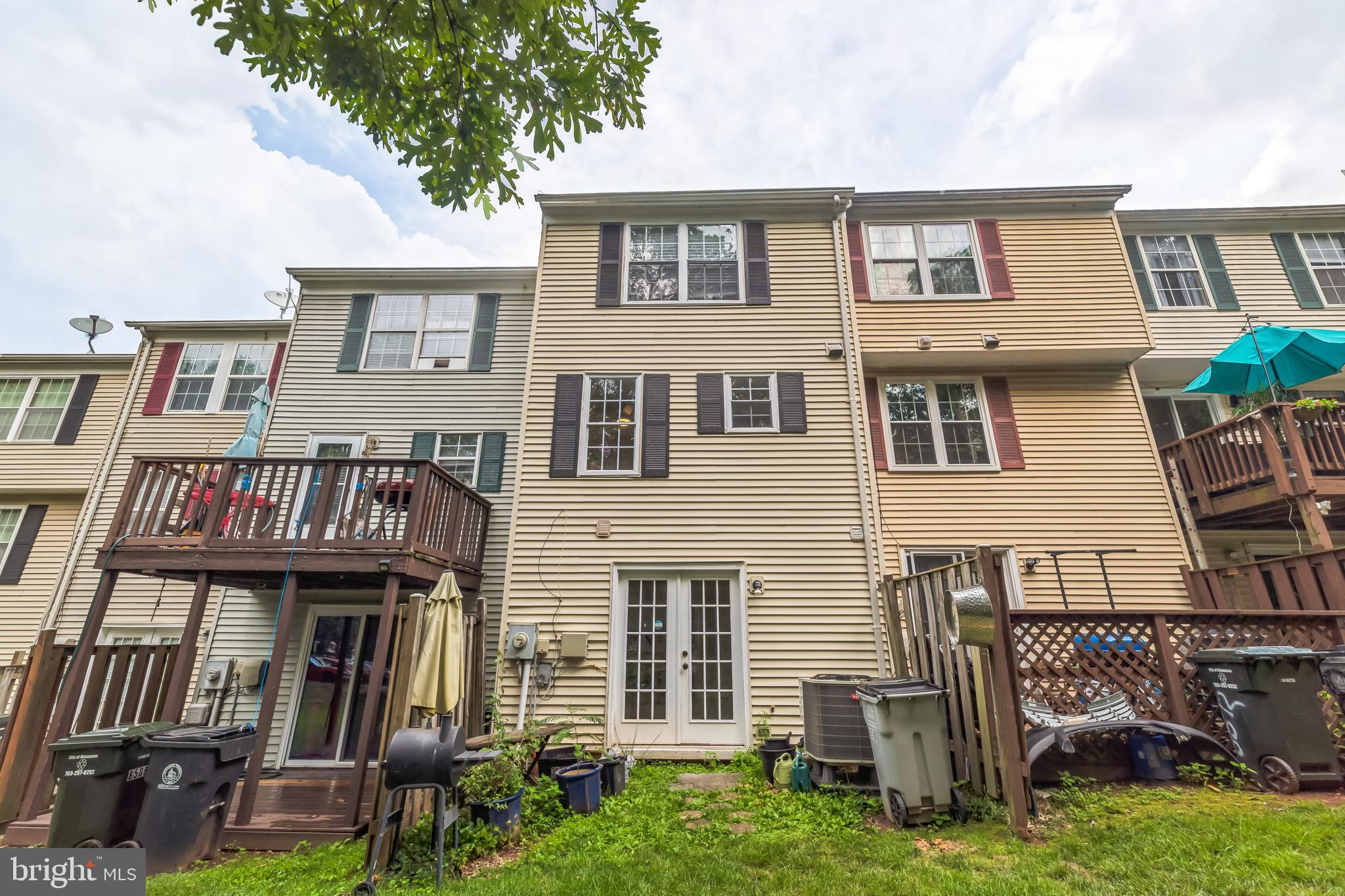 8510 Braxted Lane Manassas, VA 20110 - Photo 2 of 19