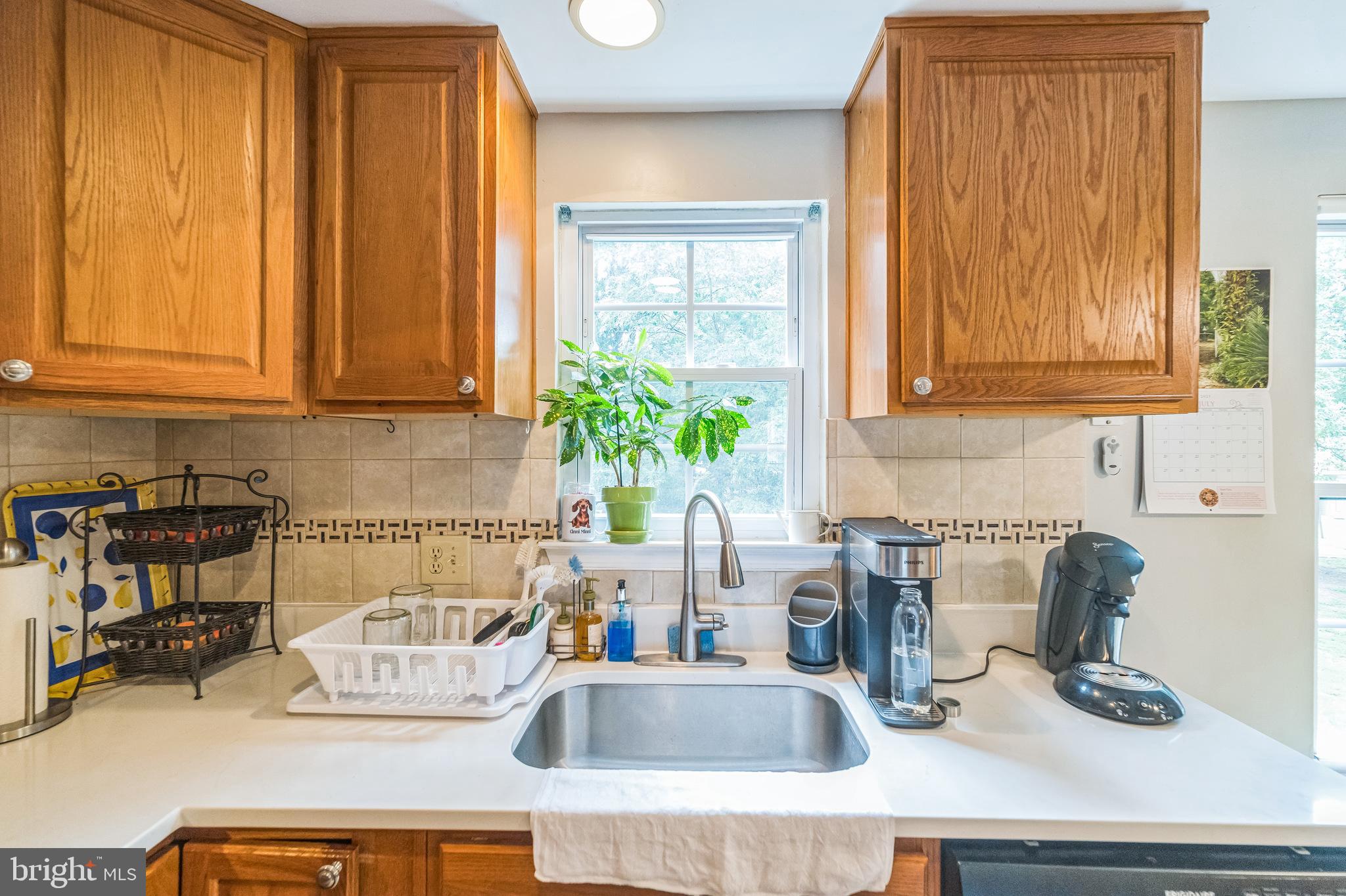 8510 Braxted Lane Manassas, VA 20110 - Photo 7 of 19