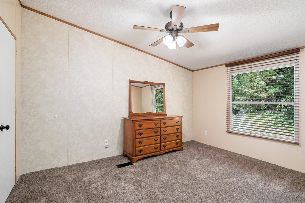 359 Norton Bridge Road Chatsworth, GA 30705 - Photo 19 of 28 a view of room with window and cabinet