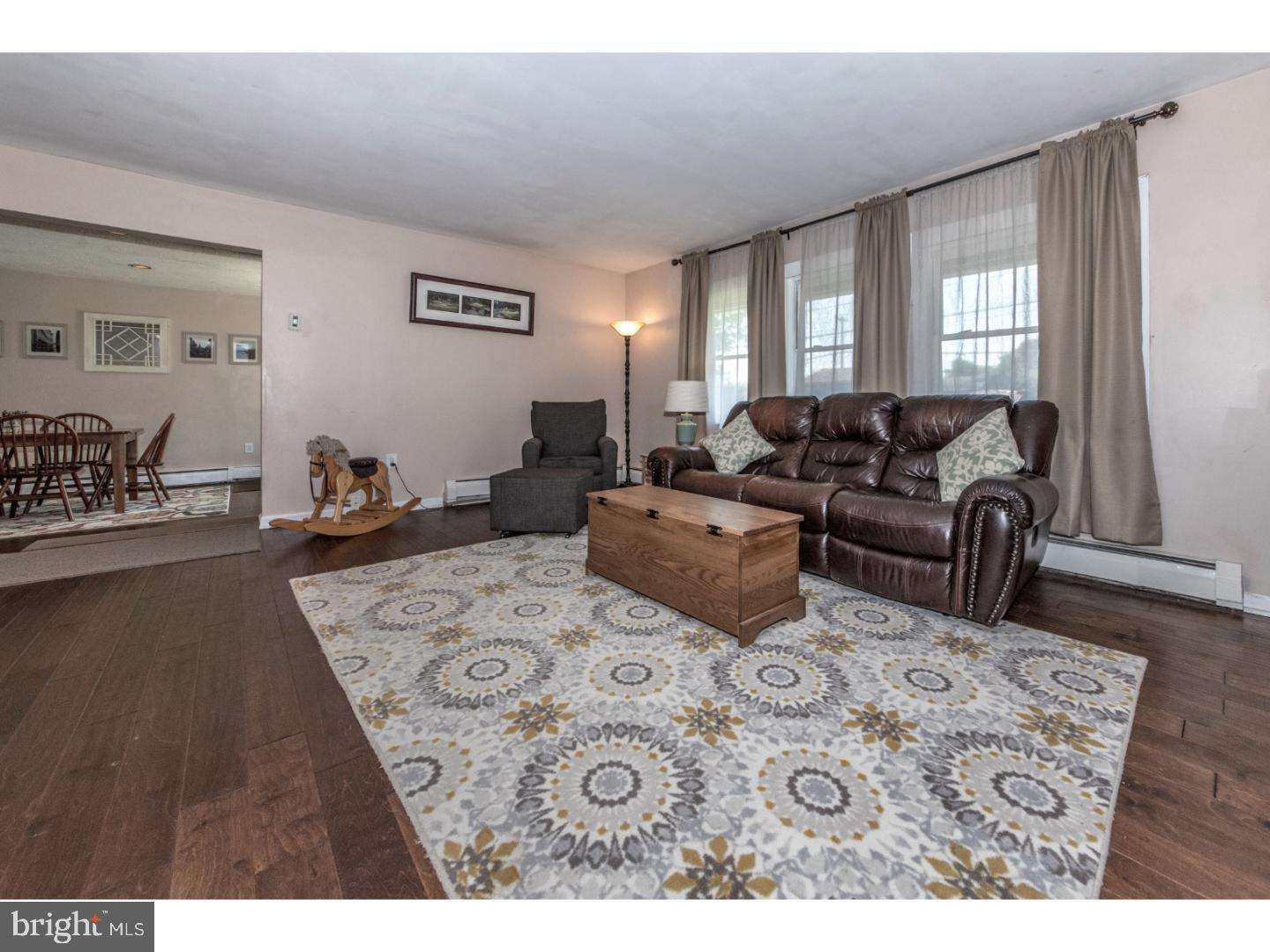 28 Goodrock Road Levittown, PA 19057 - Photo 4 of 25