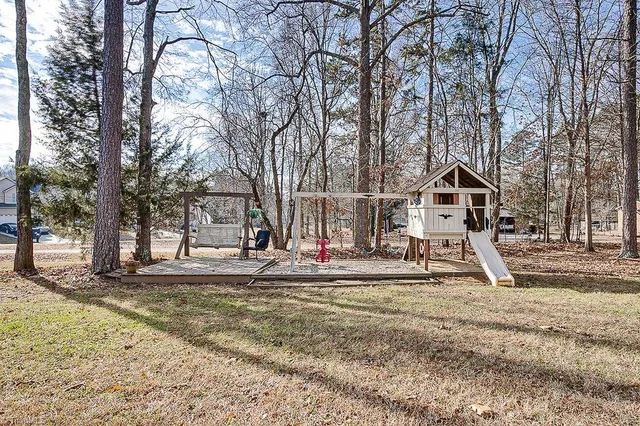 $479,900 | 104 Willowbrook Drive, Thomasville, NC 27360