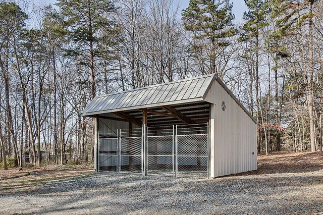 $479,900 | 104 Willowbrook Drive, Thomasville, NC 27360