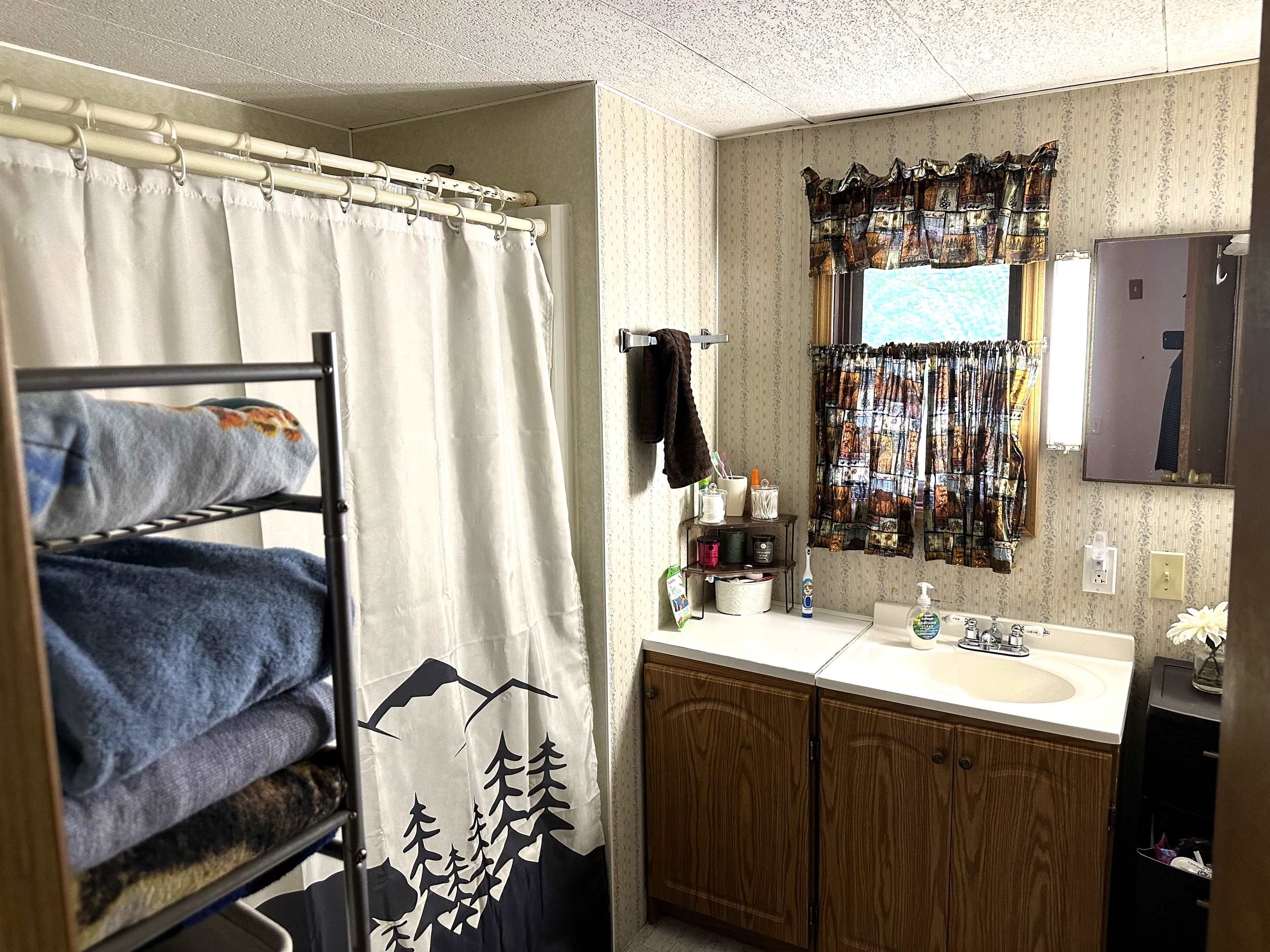 405 Pickering Road Rochester, NH 03839 - Photo 14 of 21