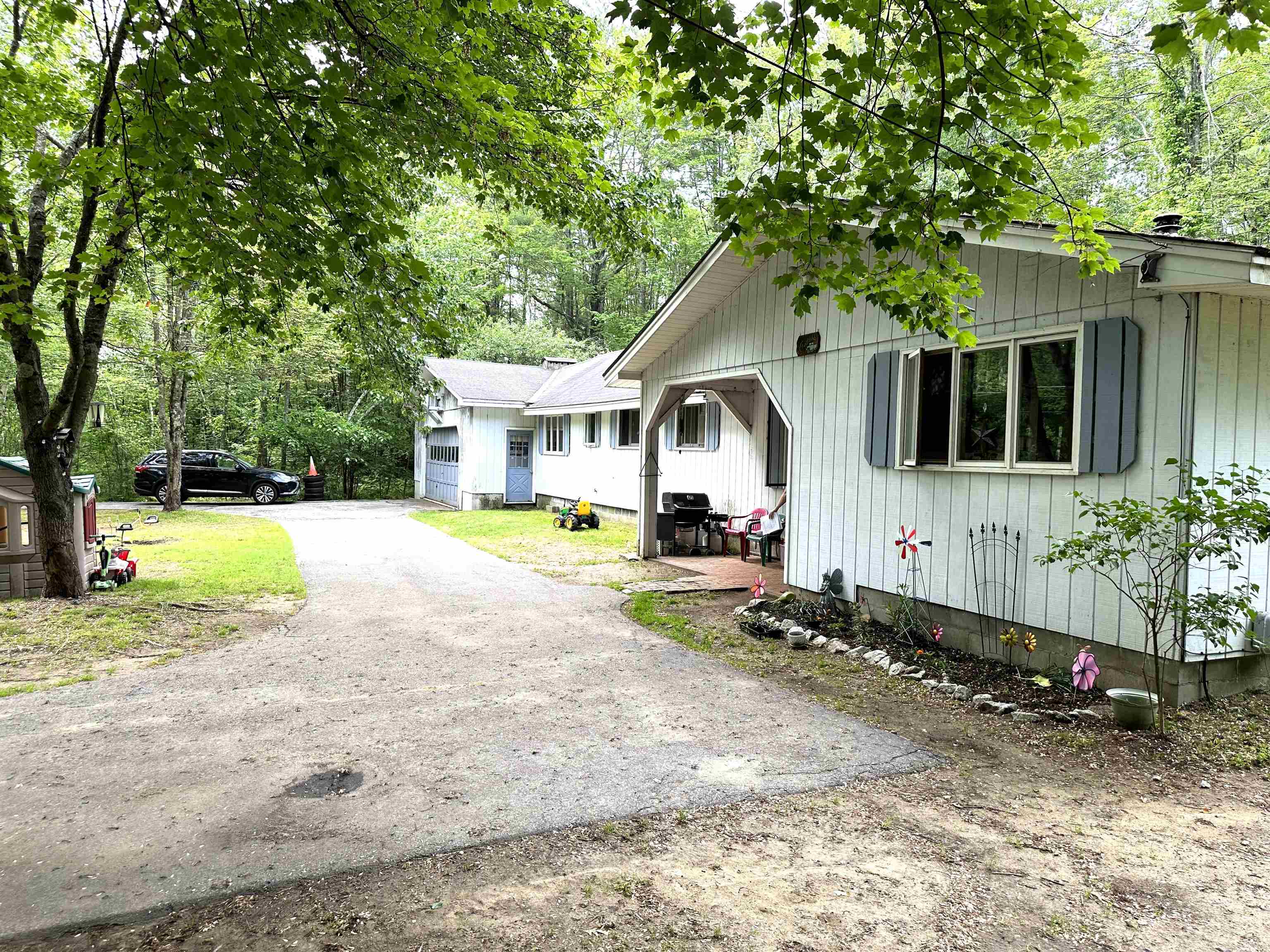 405 Pickering Road Rochester, NH 03839 - Photo 3 of 21