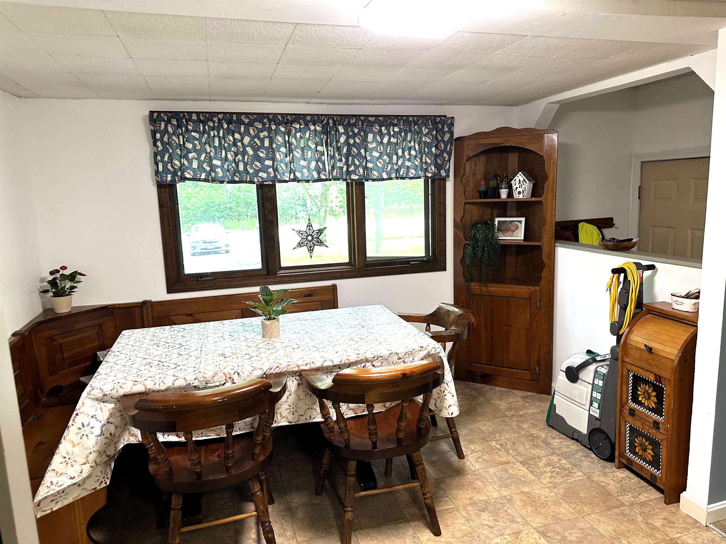 405 Pickering Road Rochester, NH 03839 - Photo 4 of 21
