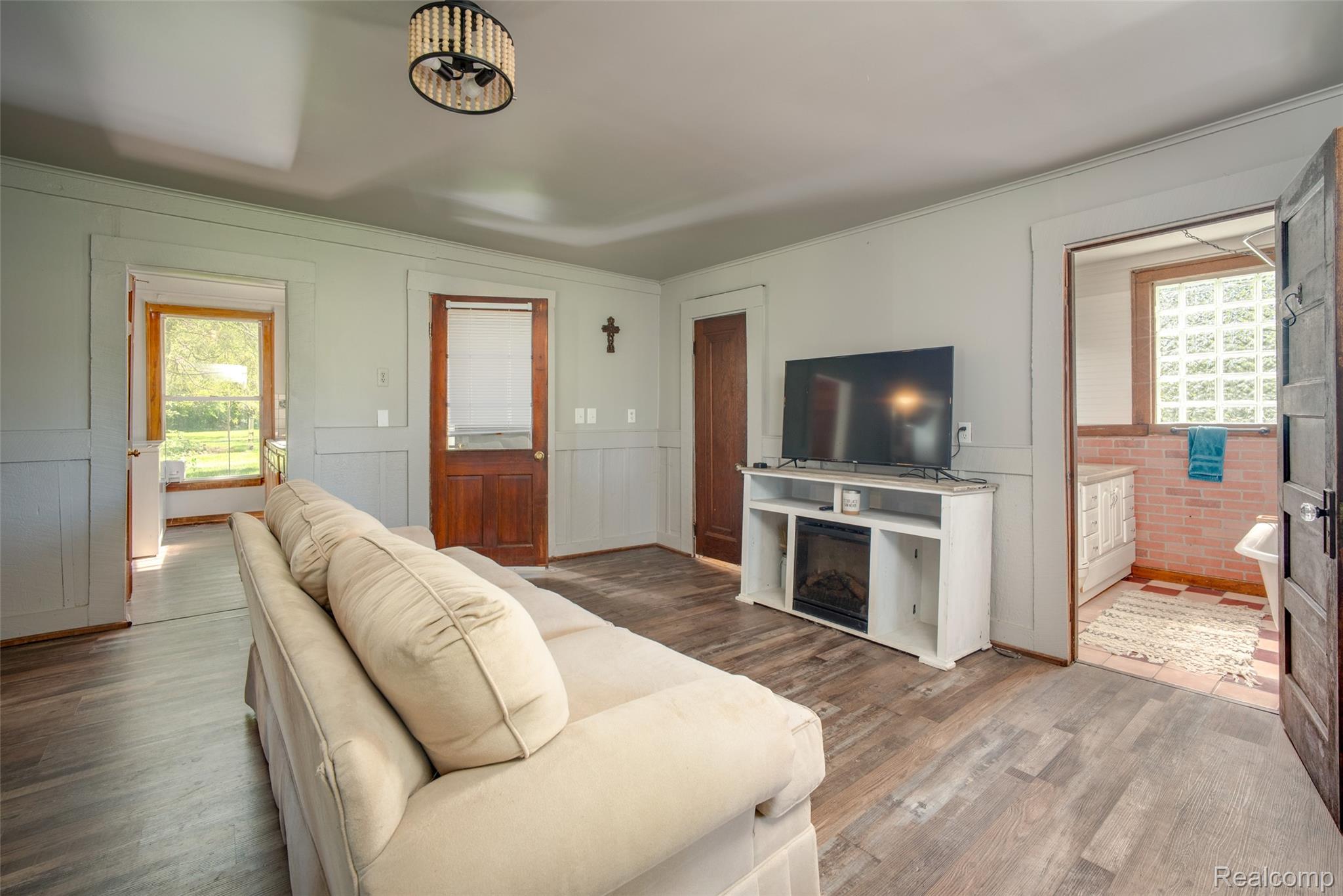 7016 Davison Road Davison, MI 48423 - Photo 9 of 42