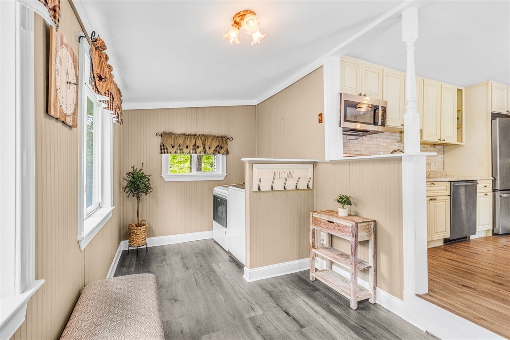 4 4th Road Hopkinton, MA 01748 - Photo 6 of 27 Gallery Image 6