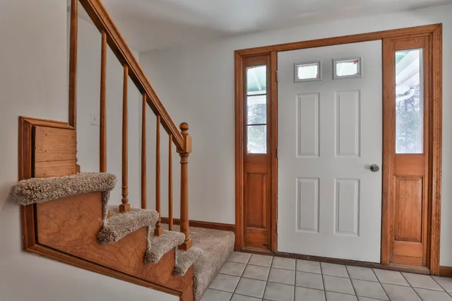 $550,000 | 12 Beaver Lake Road, Derry, NH 03038