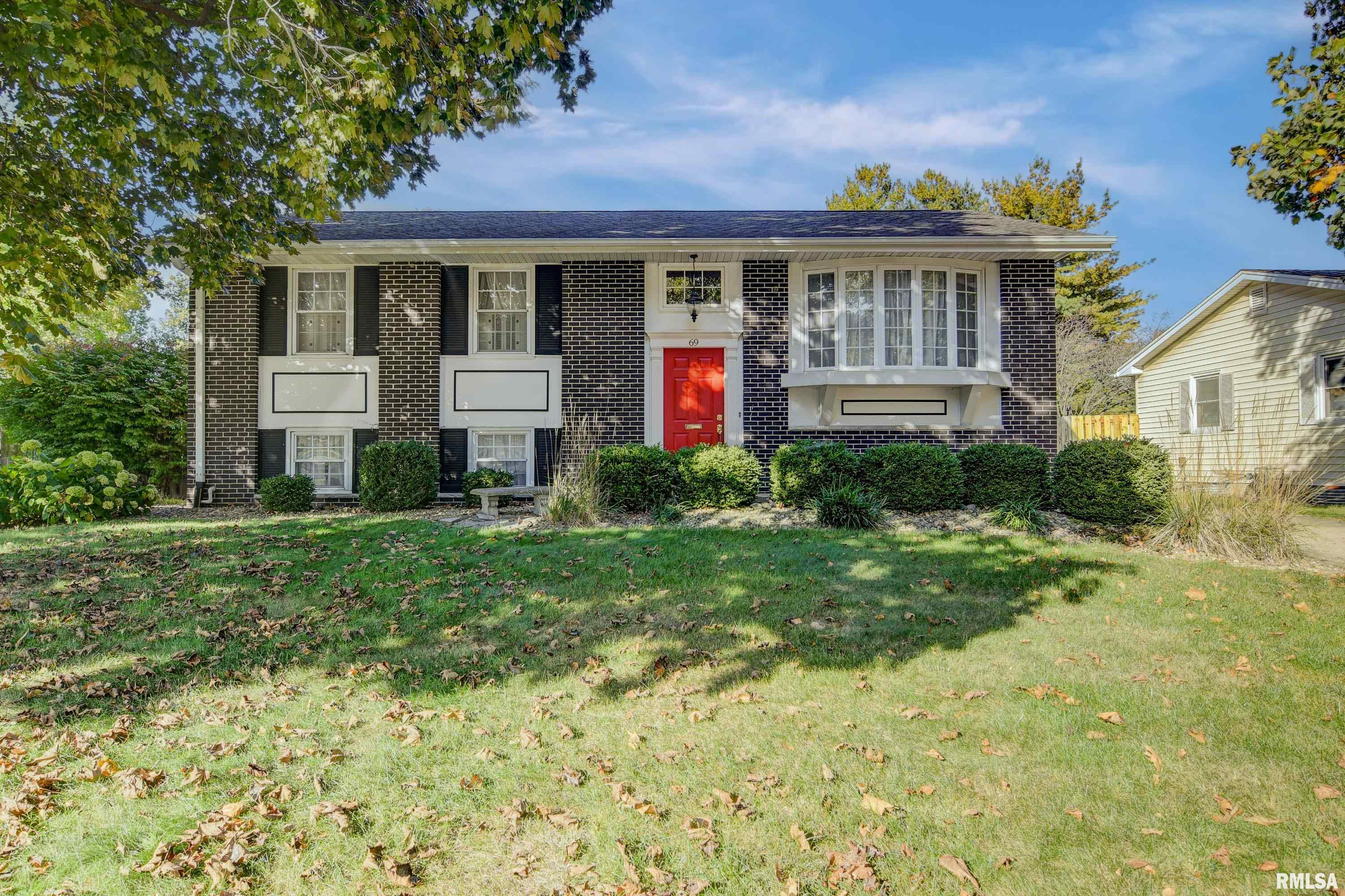 69 Friars Lane Springfield, IL 62704 - Photo 1 of 40