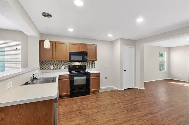 $2,050 | 9120 Sun Haven Way, Fort Worth, TX 76244