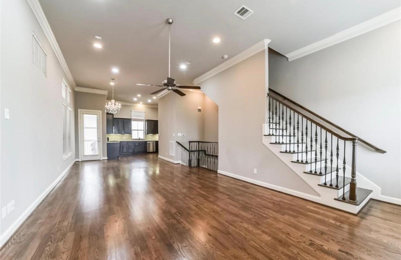 9642 Knight Road Houston, TX 77045 - Photo 6 of 26