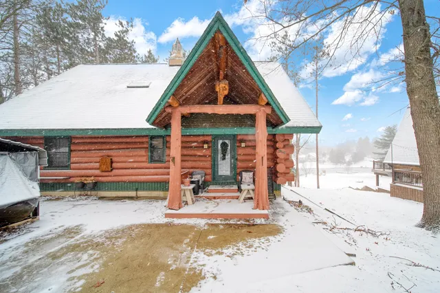 $619,900 | 169.5 Pine Hill Lake Drive, Horton, MI 49246