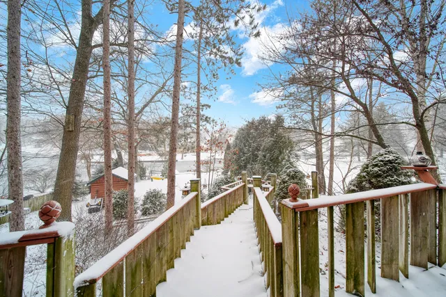 $619,900 | 169.5 Pine Hill Lake Drive, Horton, MI 49246