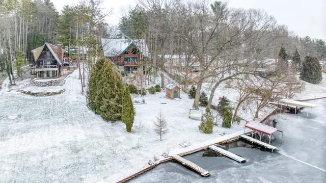 $619,900 | 169.5 Pine Hill Lake Drive, Horton, MI 49246