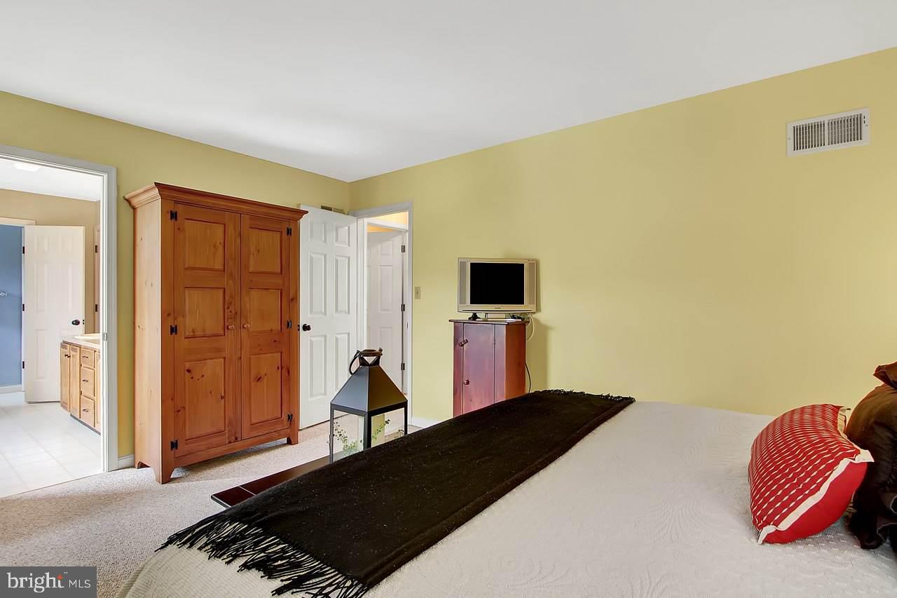 2211 Stoverstown Road Spring Grove, PA 17362 - Photo 14 of 34