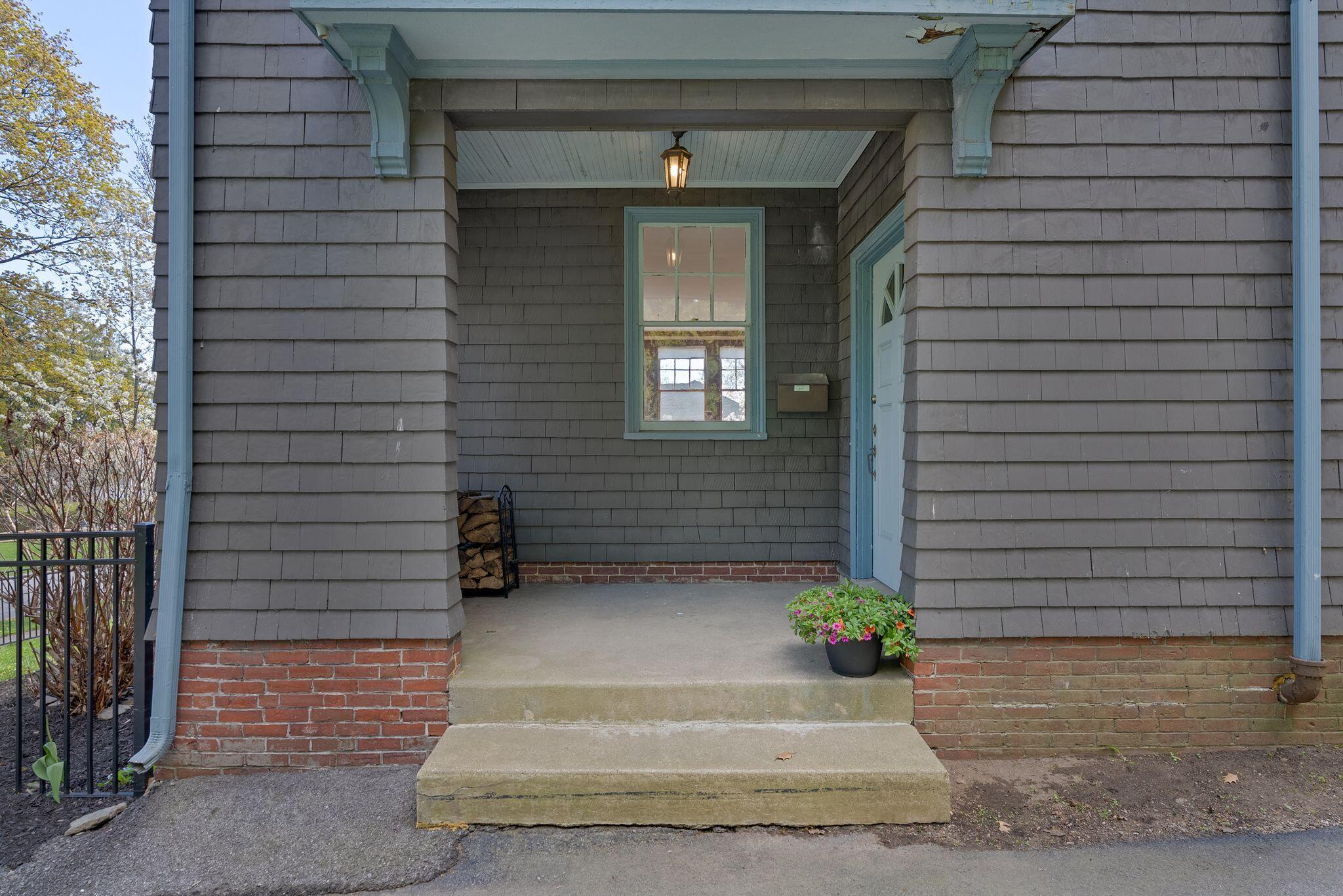 160 Craigie Street Portland, ME 04102 - Photo 6 of 73 Formal Front Entry
