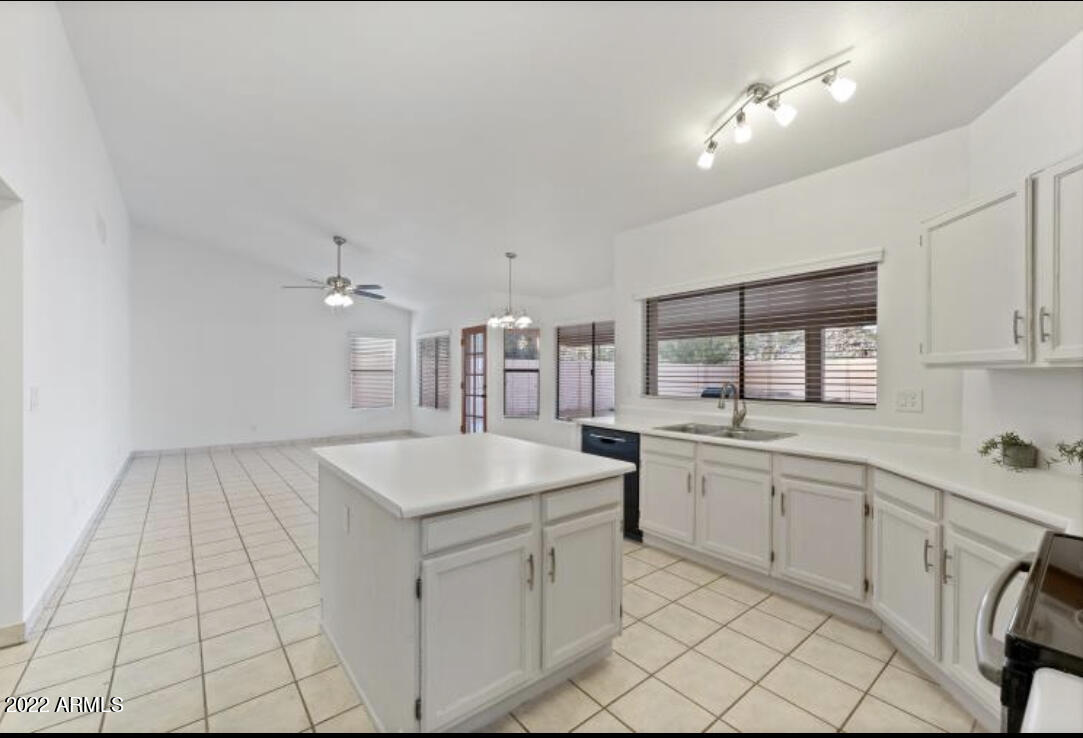 3322 East Dry Creek Road Phoenix, AZ 85044 - Photo 7 of 11 B13DBAE4-B211-487A-83BE-A0BF7830DF0B