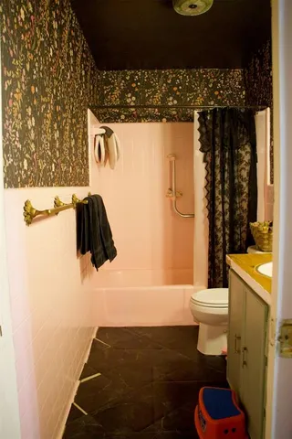 a house view with a backyard space