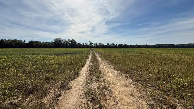 $1 | 3 East 100th, Worthington, IN 47471