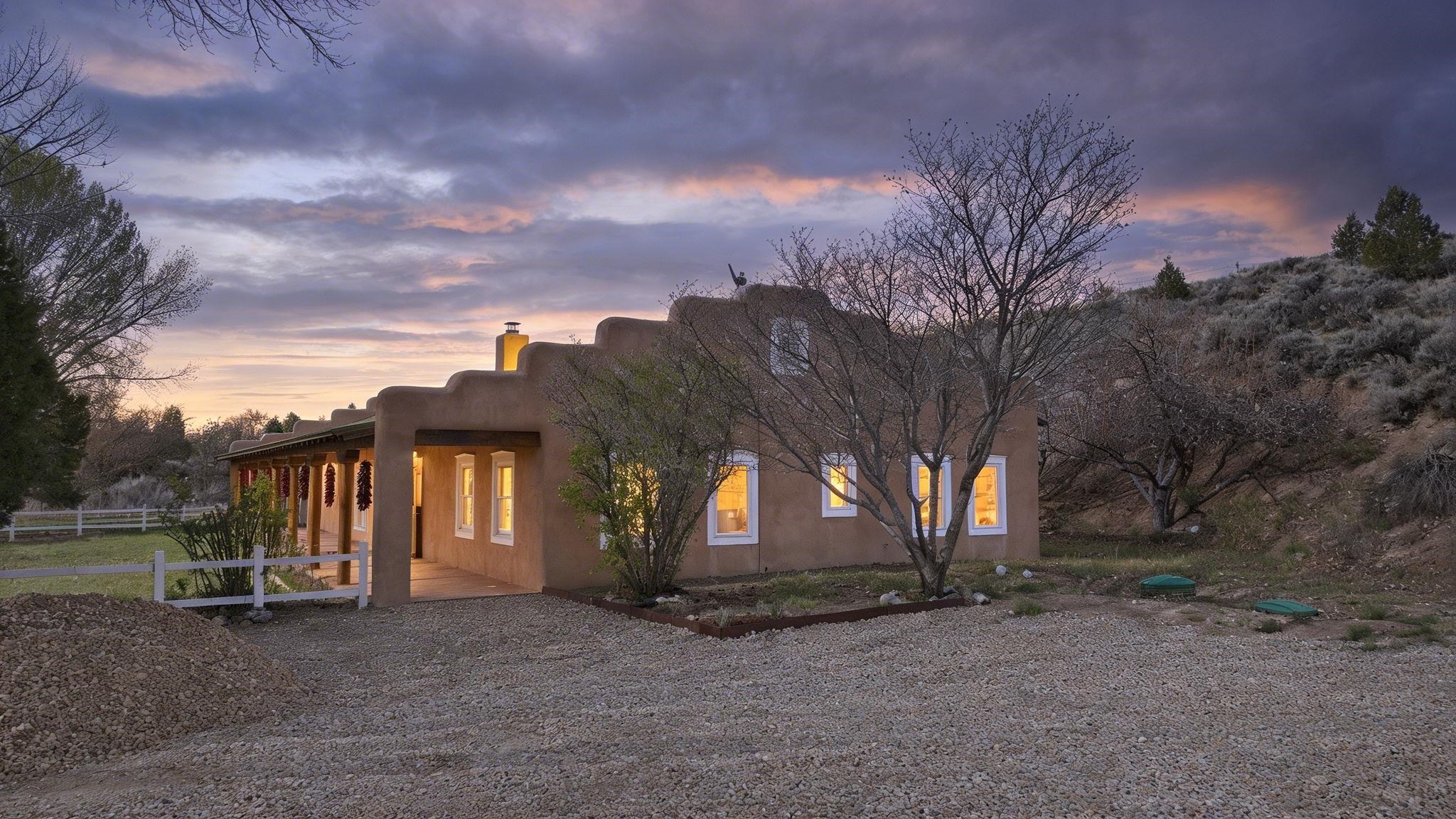 8 Painter Road El Prado, NM 87529 - Photo 2 of 50 Gallery Image 2
