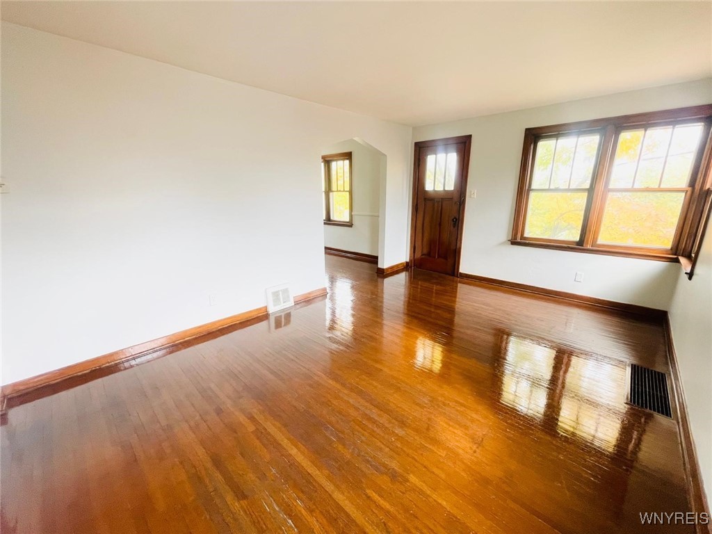 1176 Tonawanda Street Buffalo, NY 14207 - Photo 13 of 36