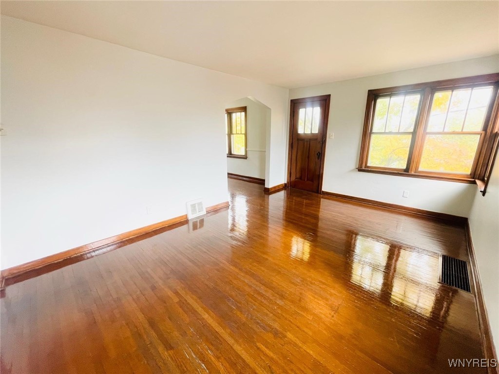 1176 Tonawanda Street Buffalo, NY 14207 - Photo 2 of 36