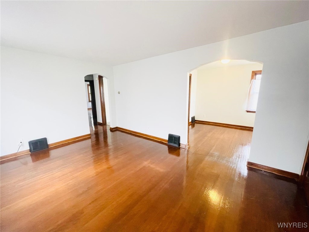 1176 Tonawanda Street Buffalo, NY 14207 - Photo 3 of 36