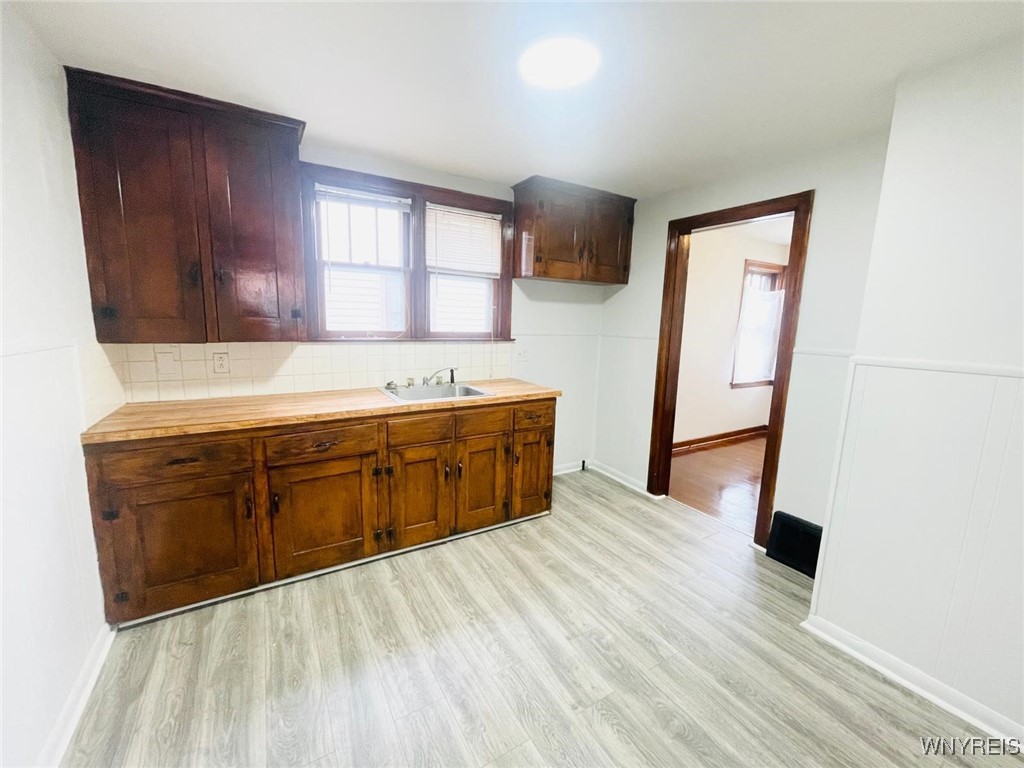 1176 Tonawanda Street Buffalo, NY 14207 - Photo 4 of 36