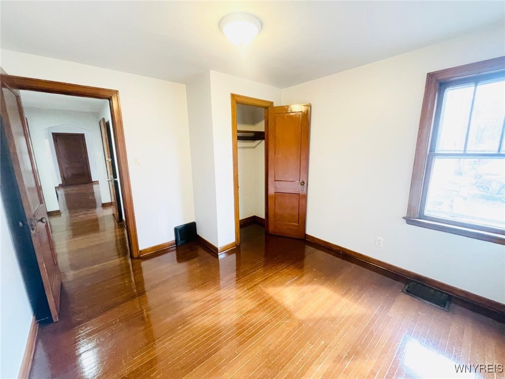 1176 Tonawanda Street Buffalo, NY 14207 - Photo 8 of 36