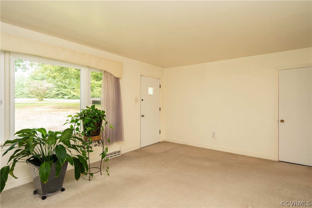 7523 Conifer Road North Chesterfield, VA 23237 - Photo 6 of 26 Gallery Image 6