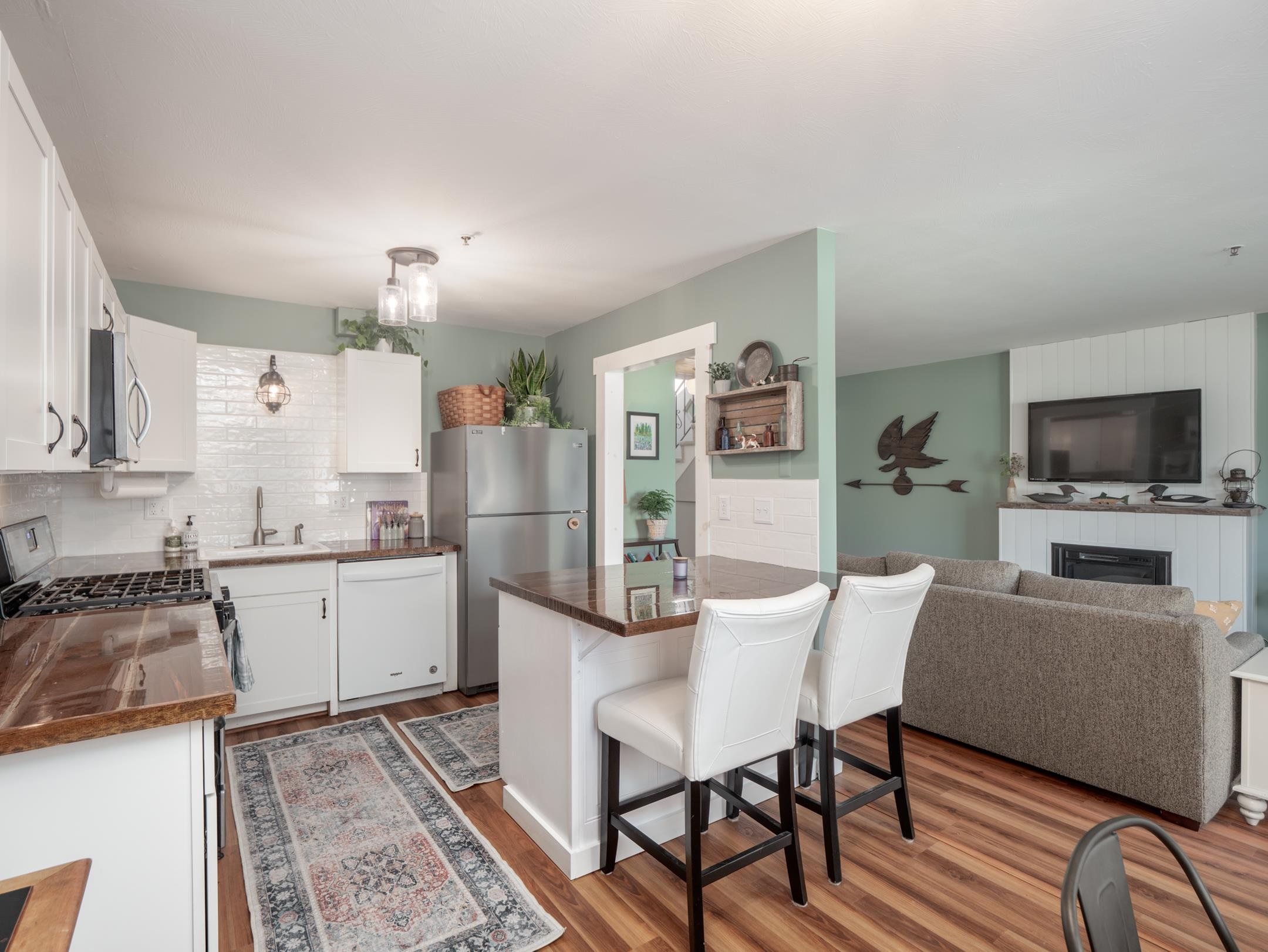 108 Tideview Drive Dover, NH 03820 - Photo 4 of 31