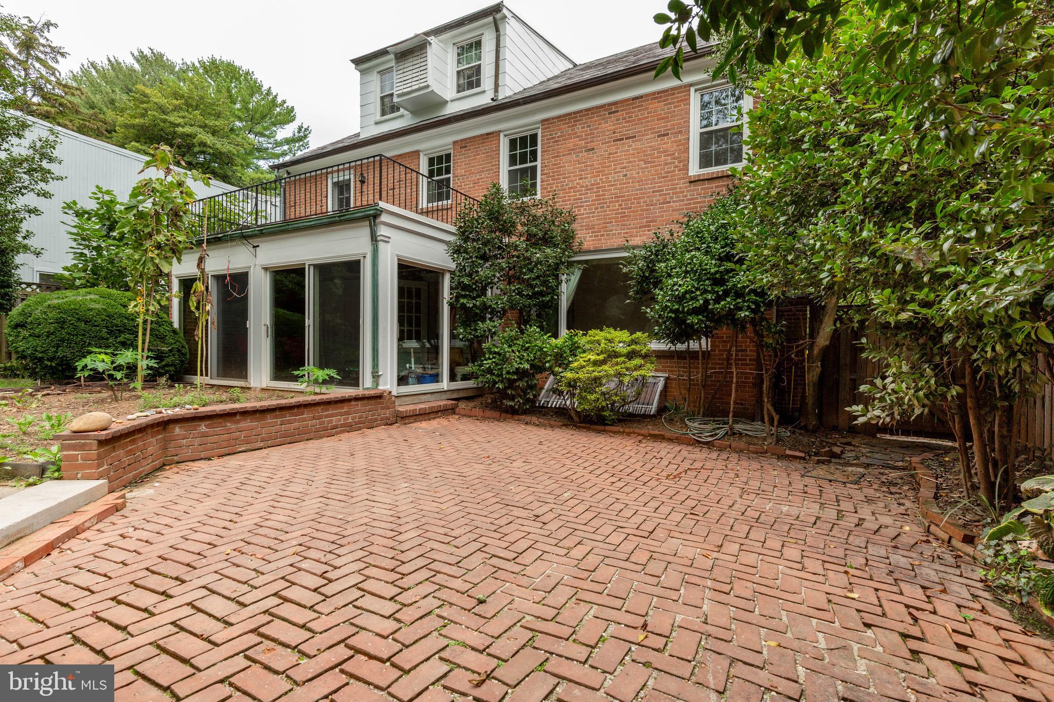 3636 Appleton Street Northwest Washington, DC 20008 - Photo 5 of 84