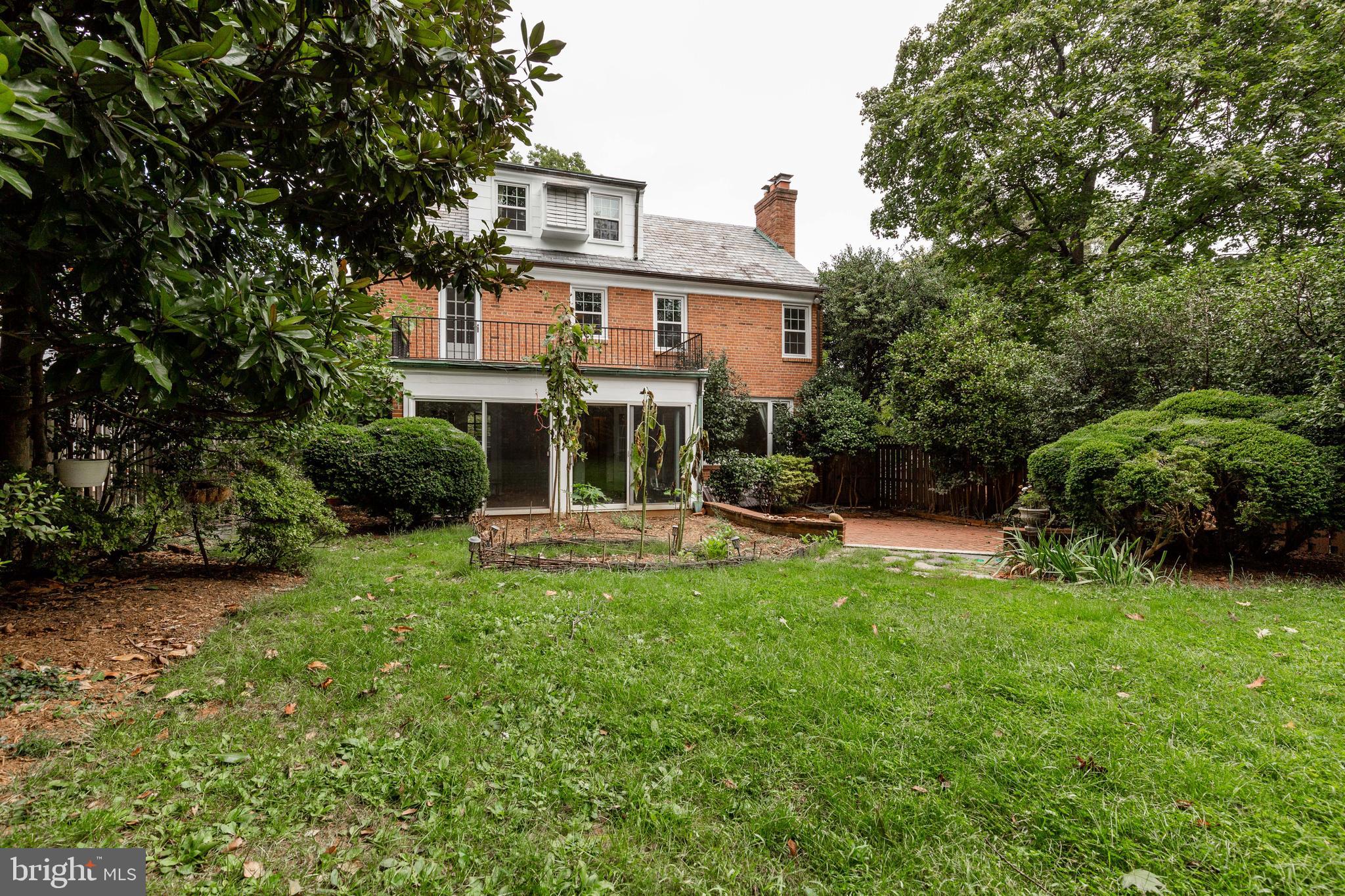 3636 Appleton Street Northwest Washington, DC 20008 - Photo 10 of 84