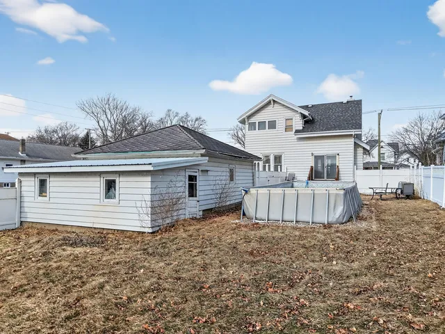 $149,900 | 218 Lincoln Highway, Dixon, IL 61021