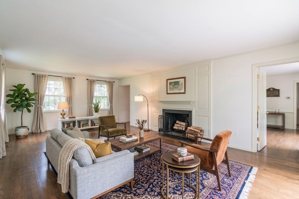 100 Hilltop Road Longmeadow, MA 01106 - Photo 8 of 42