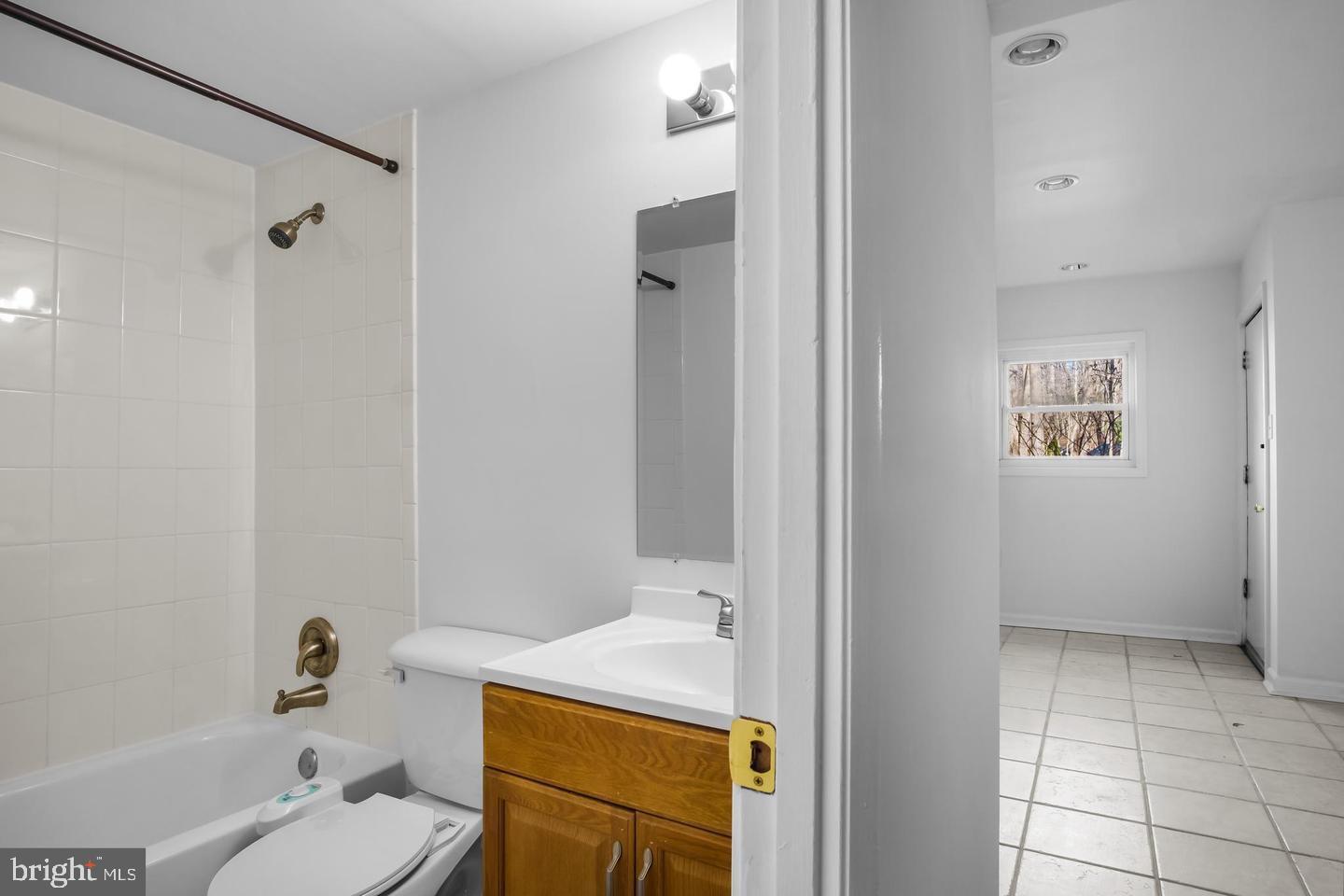 2394 Cloudcroft Square Reston, VA 20191 - Photo 20 of 31