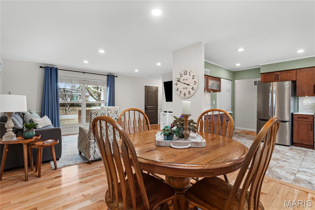 318 Statewood Drive Ballwin, MO 63021 - Photo 11 of 45