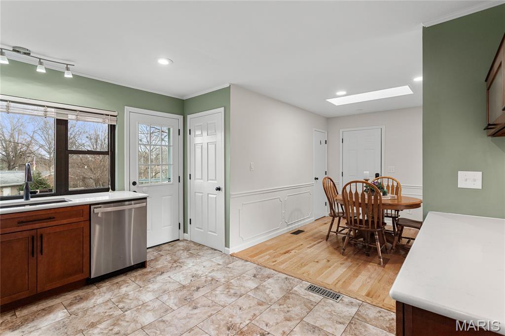 318 Statewood Drive Ballwin, MO 63021 - Photo 16 of 45