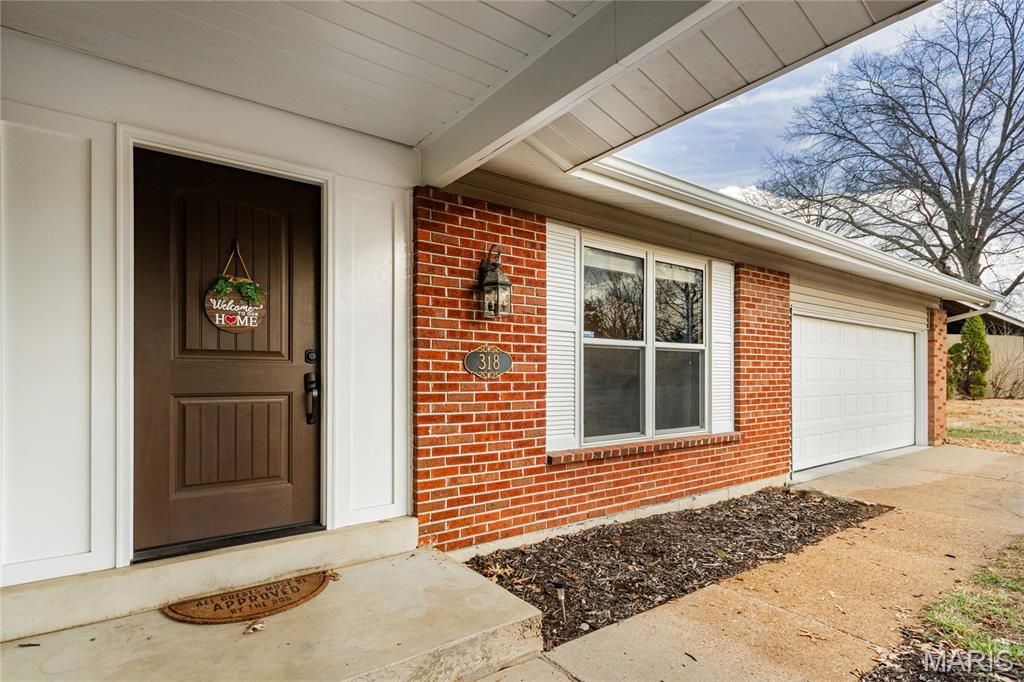 318 Statewood Drive Ballwin, MO 63021 - Photo 4 of 45