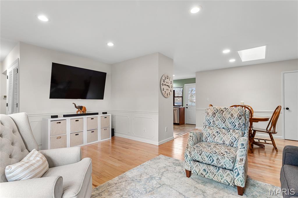 318 Statewood Drive Ballwin, MO 63021 - Photo 8 of 45