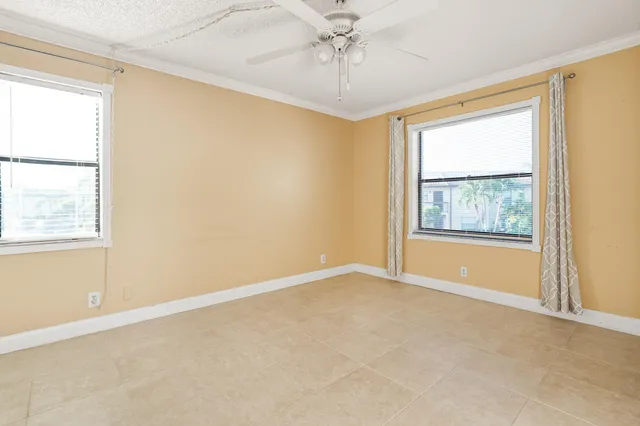 $1,690 | 7091 Golf Colony 203 Ct Lake, Unit 203, Lake Worth, FL 33467