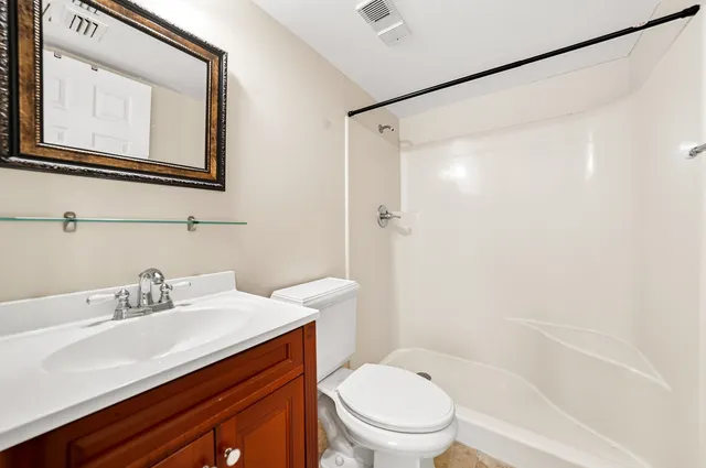 $1,690 | 7091 Golf Colony 203 Ct Lake, Unit 203, Lake Worth, FL 33467