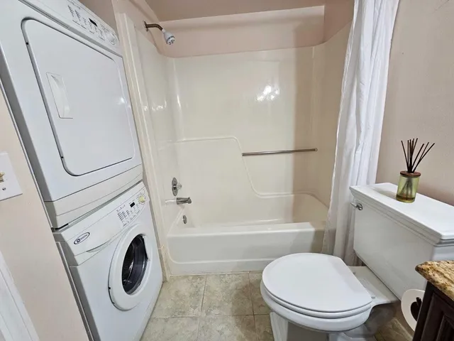 $1,690 | 7091 Golf Colony 203 Ct Lake, Unit 203, Lake Worth, FL 33467