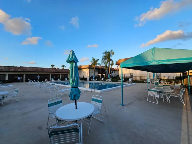 $1,690 | 7091 Golf Colony 203 Ct Lake, Unit 203, Lake Worth, FL 33467